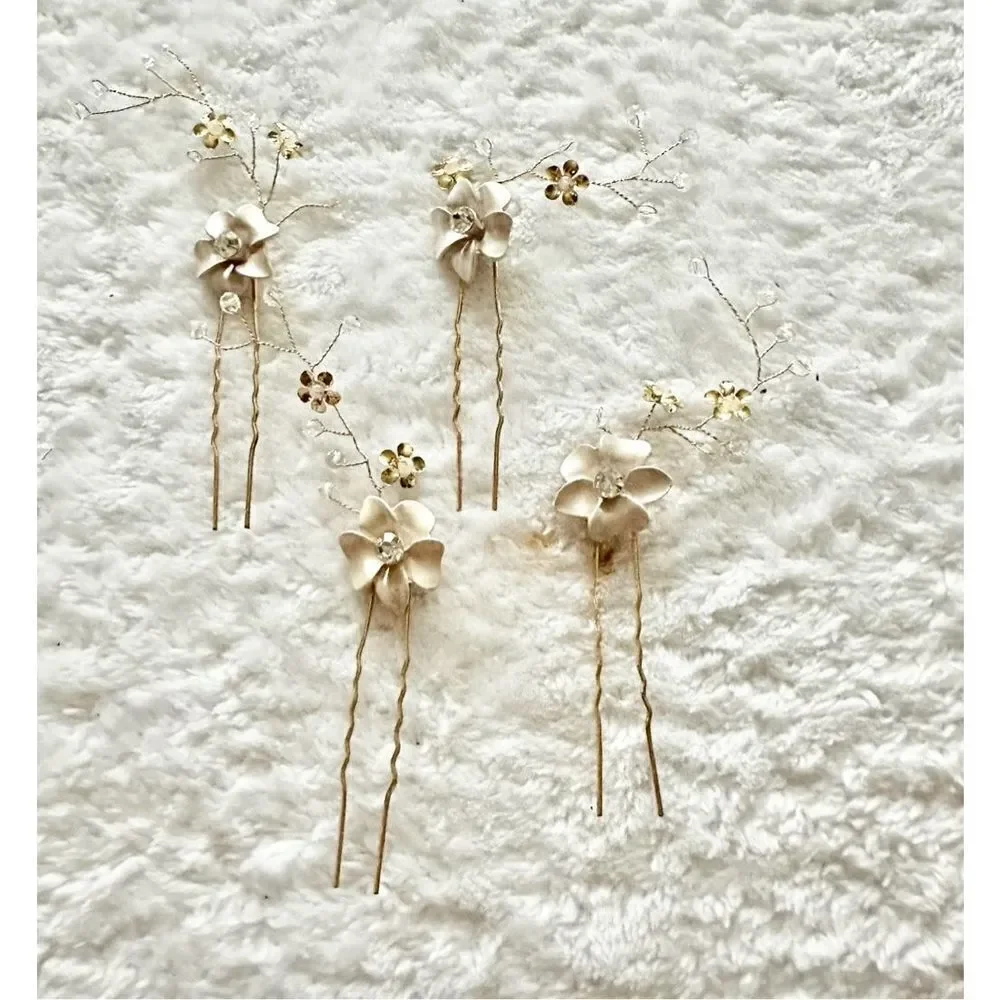 Dainty flower hair pins set of 4